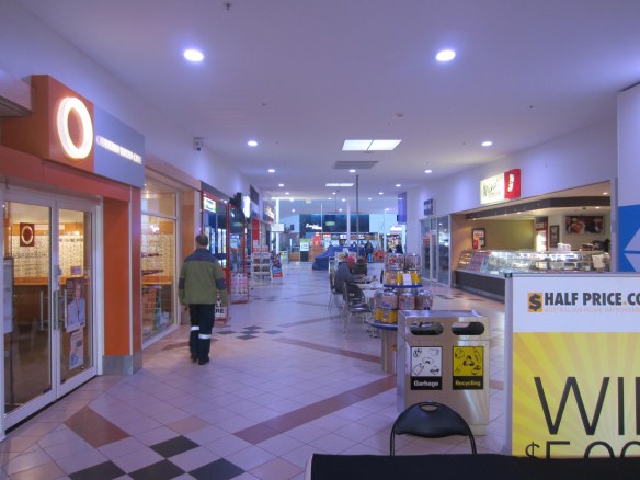 Lake-to-Lake_Erindale_Centre_interior